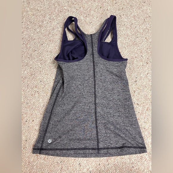 Lululemon size 6 tanktop/bra combo - Picture 4 of 6